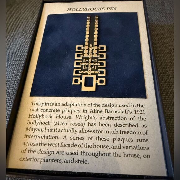 NWT Frank Lloyd Wright Hollyhocks Pin. - Picture 1 of 2